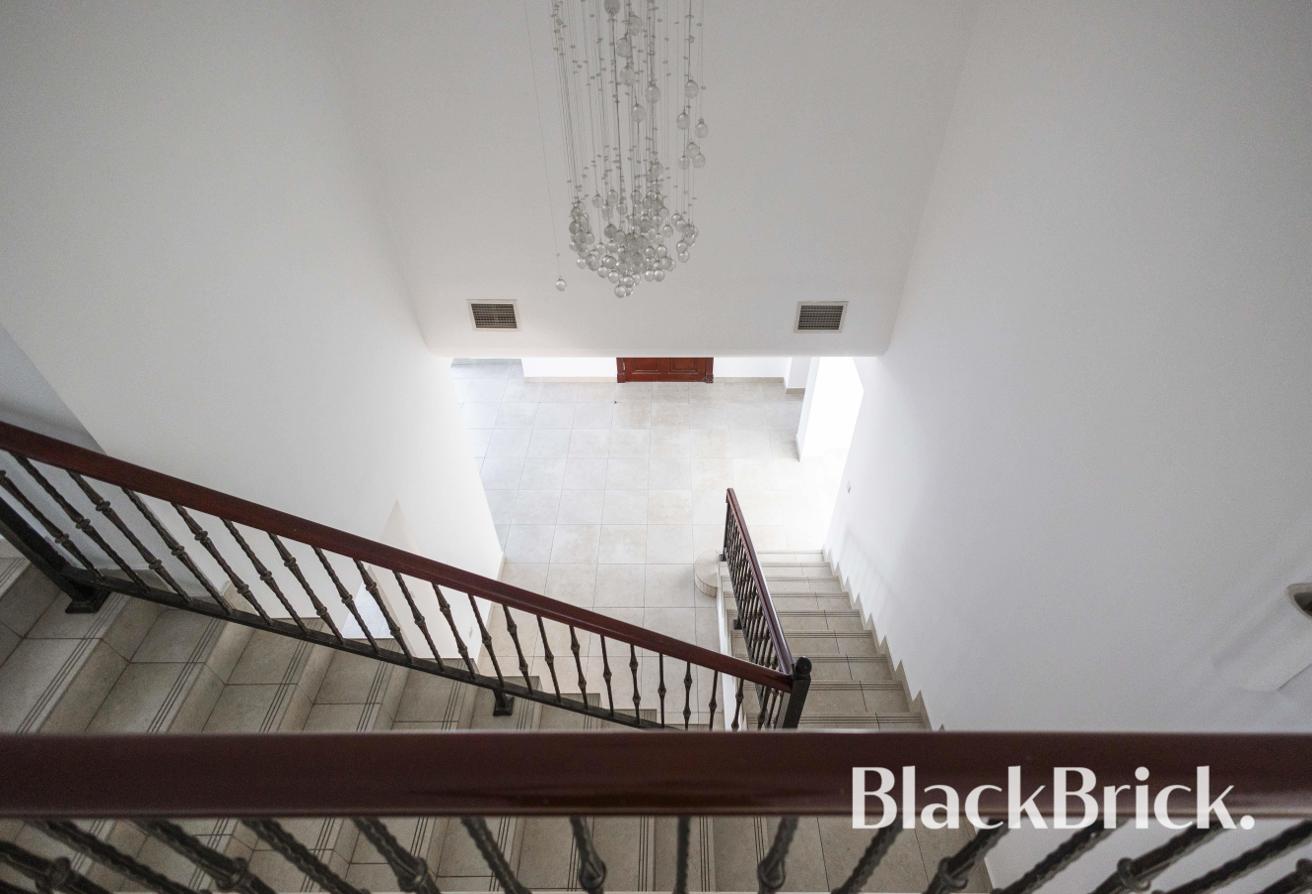 Vacant Now | 5 Beds | Great Location photo 7