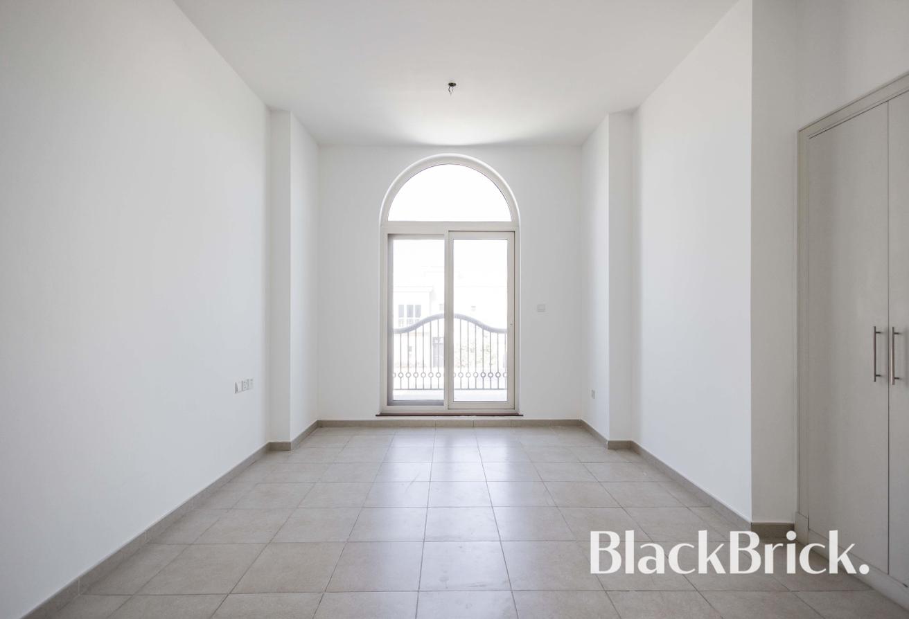 Vacant Now | 5 Beds | Great Location photo 12