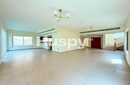 Villa - 4 - 5 for sale in District 9 - Jumeirah Park - Dubai