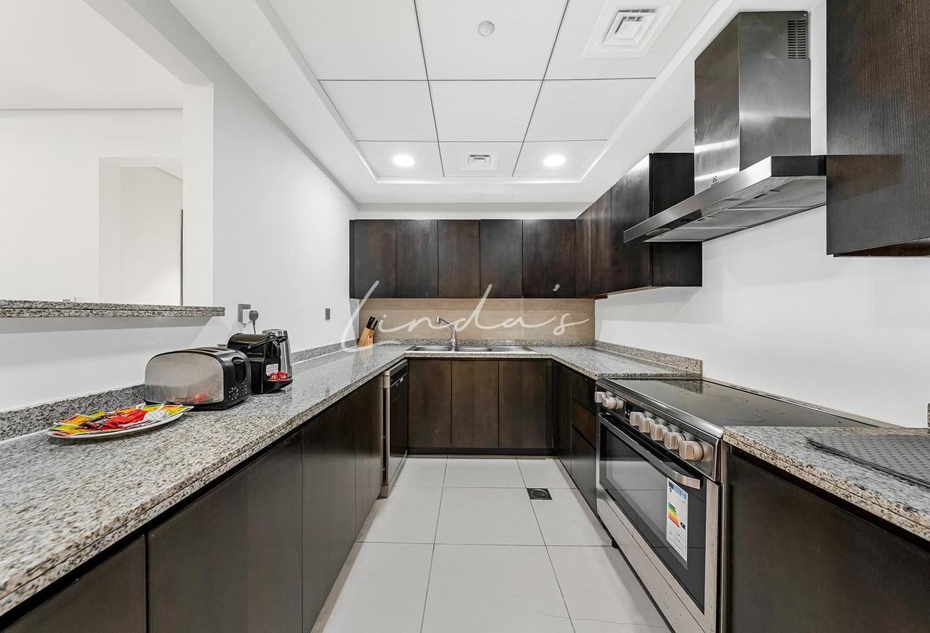Stunning View | Fully furnished | Ready to move in photo 11