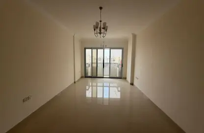 شقة - 2 غرف نوم - 2 حمامات للايجار في الفلاح - تجارية مويلح - الشارقة