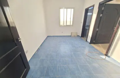 شقة - غرفة نوم - 1 حمام للايجار في مركز محمد بن زايد - مدينة محمد بن زايد - أبوظبي