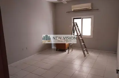 شقة - 3 غرف نوم - 1 حمام للايجار في بناية البطينة 9 - البطينة - الشارقة شقة - 3 غرف نوم - 1 حمام للايجار في بناية البطينة 9 - البطينة - الشارقة