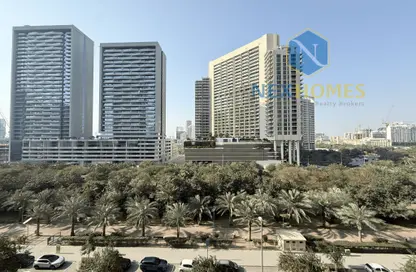 Apartment - 2 Bedrooms - 3 Bathrooms for rent in Jumeirah Village Circle - Dubai