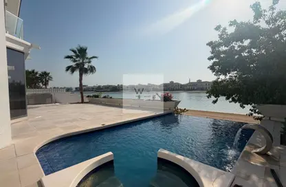 Villa - 4 Bedrooms - 5 Bathrooms for rent in Garden Homes Frond E - Garden Homes - Palm Jumeirah - Dubai