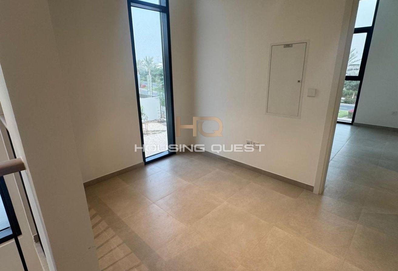 Single Row | Ready to Move in | Next to Park photo 6