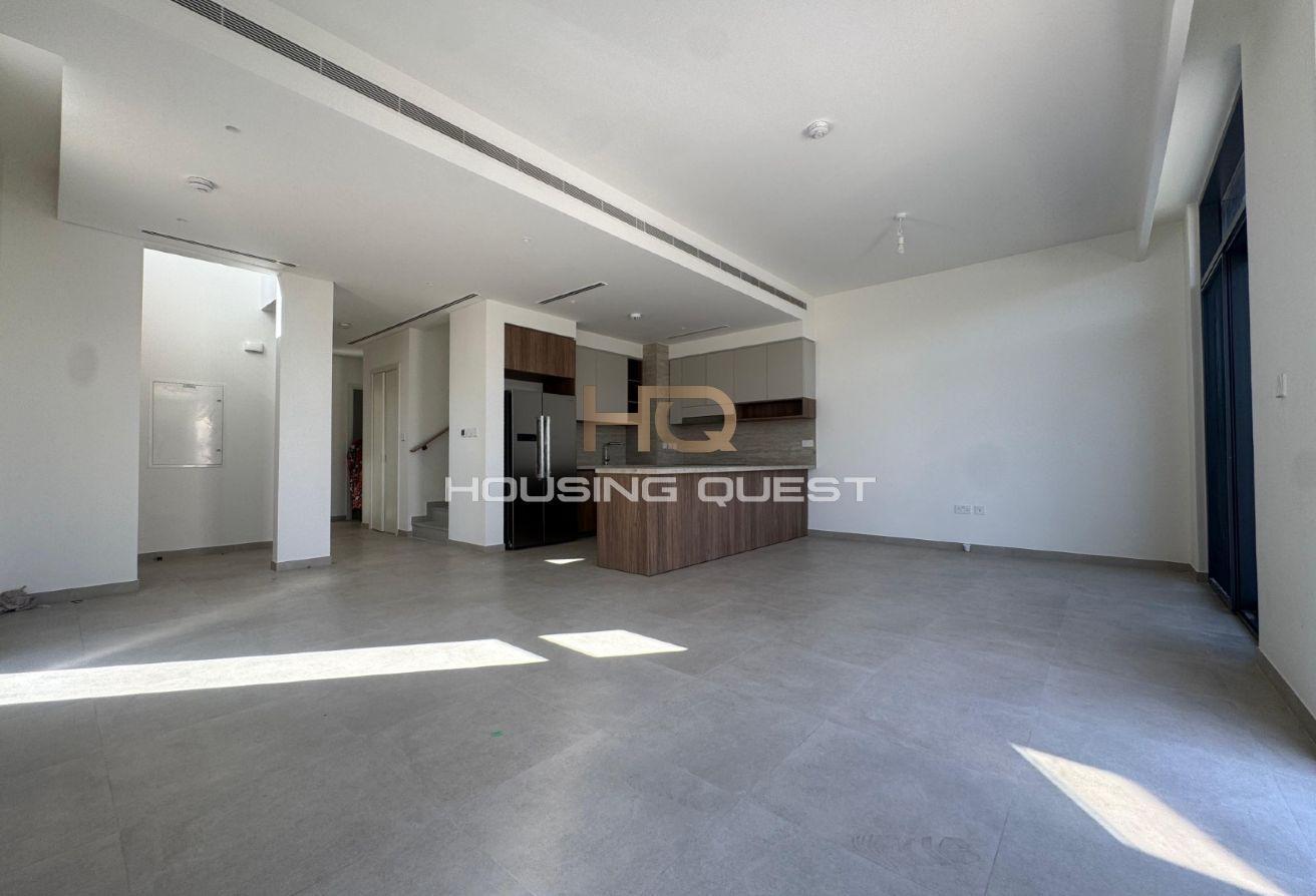 Single Row | Ready to Move in | Next to Park photo 3