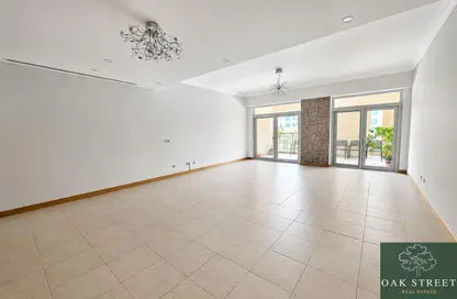 Apartment - 2 Bedrooms - 3 Bathrooms for rent in Al Anbara - Shoreline Apartments - Palm Jumeirah - Dubai
