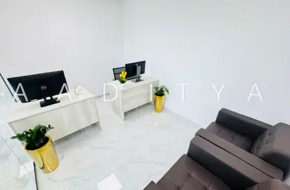 Retail - Studio - 1 Bathroom for rent in Fatima Mohammad Ahmad Bin Suleiman Building - Al Raffa - Bur Dubai - Dubai