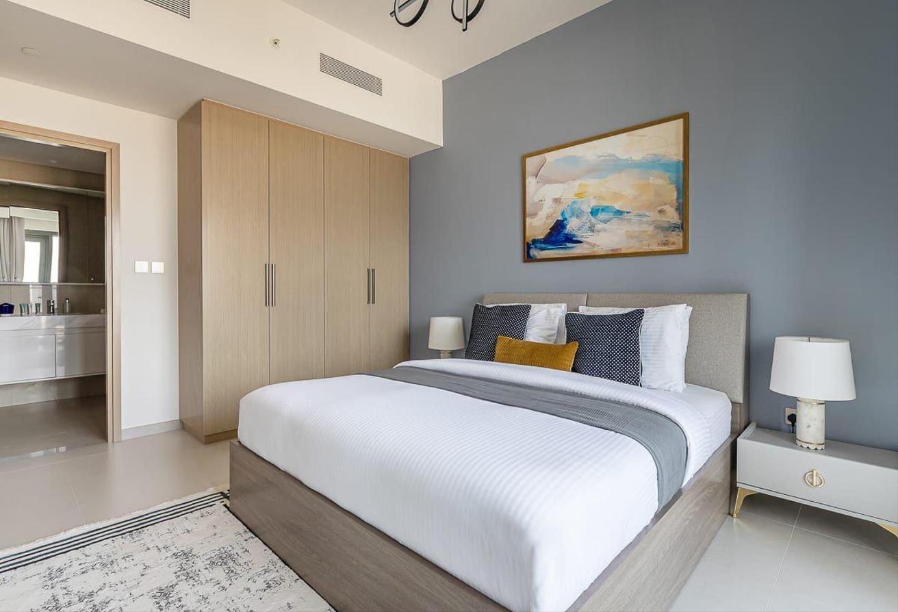 Burj Khalifa View | Vacant | Furnished photo 6