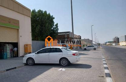 أرض - استوديو للبيع في المنطقة الصناعية رقم 4 - المنطقة الصناعية بالشارقة - الشارقة