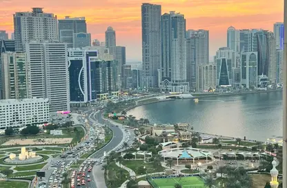 شقة - 2 غرف نوم - 3 حمامات للبيع في المجاز - الشارقة