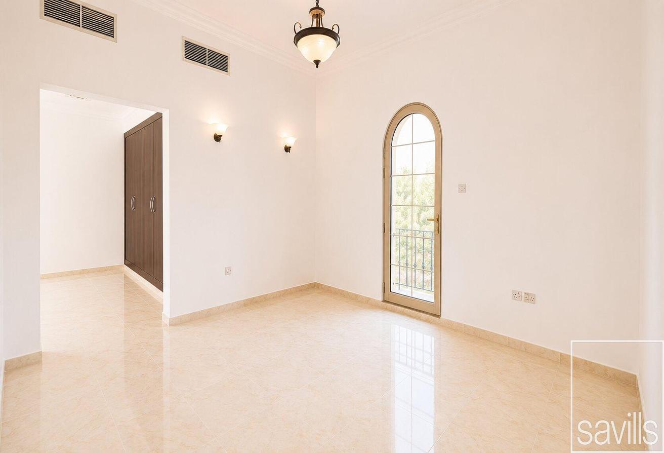 Upgraded | Spacious | Large Plot | Lake View photo 11