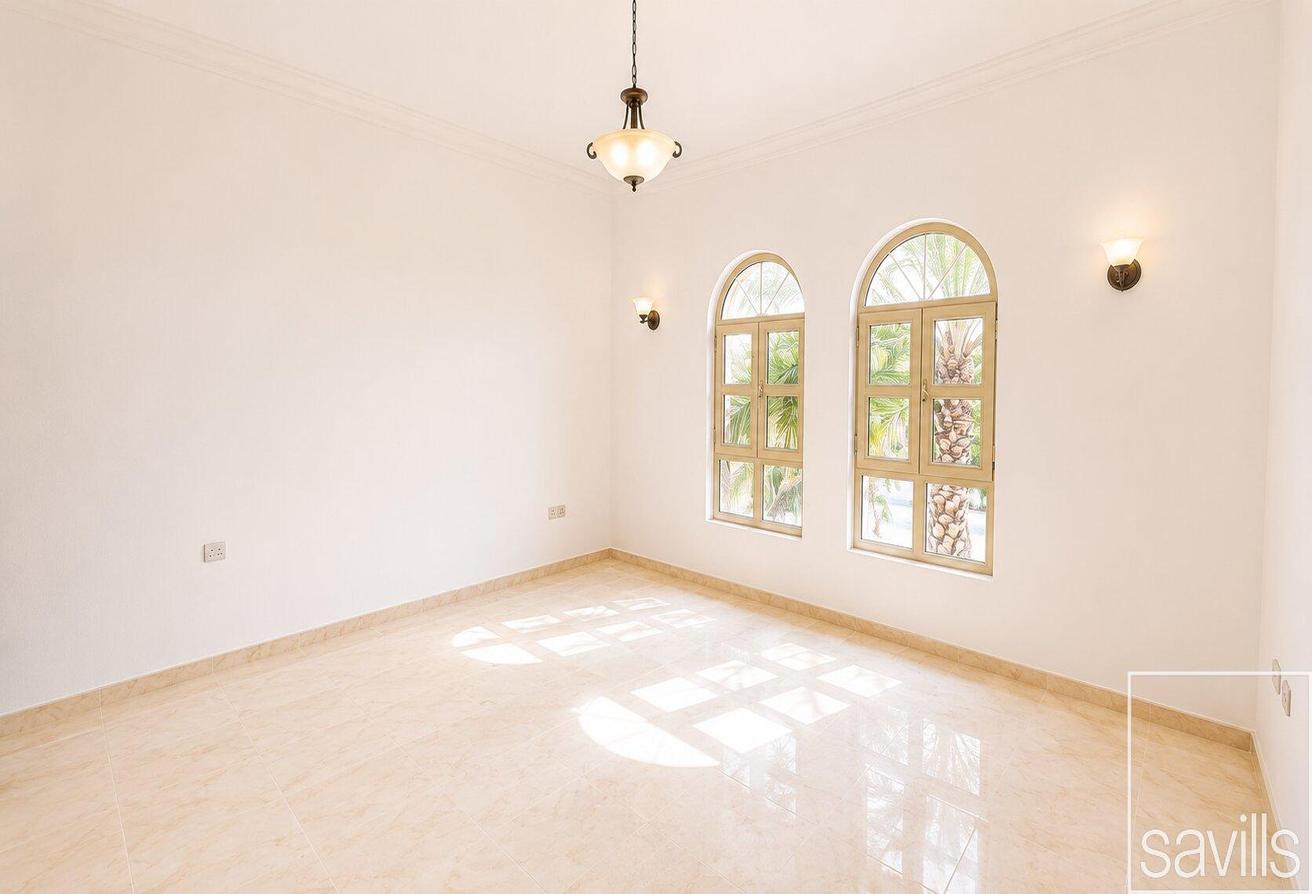 Upgraded | Spacious | Large Plot | Lake View photo 9