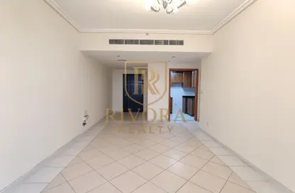 Apartment - 3 Bedrooms - 3 Bathrooms for rent in 21st Century Tower - Sheikh Zayed Road - Dubai