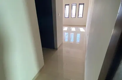 شقة - 2 غرف نوم - 3 حمامات للايجار في 1 المويهات - المويهات - عجمان