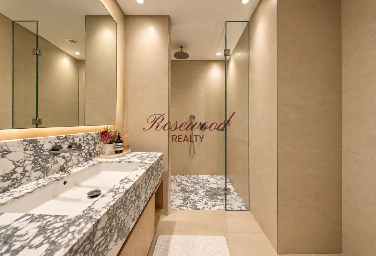 Fully Furnished|Upgraded| Full Canal View photo 30