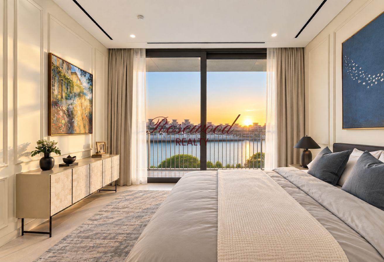Fully Furnished|Upgraded| Full Canal View photo 15