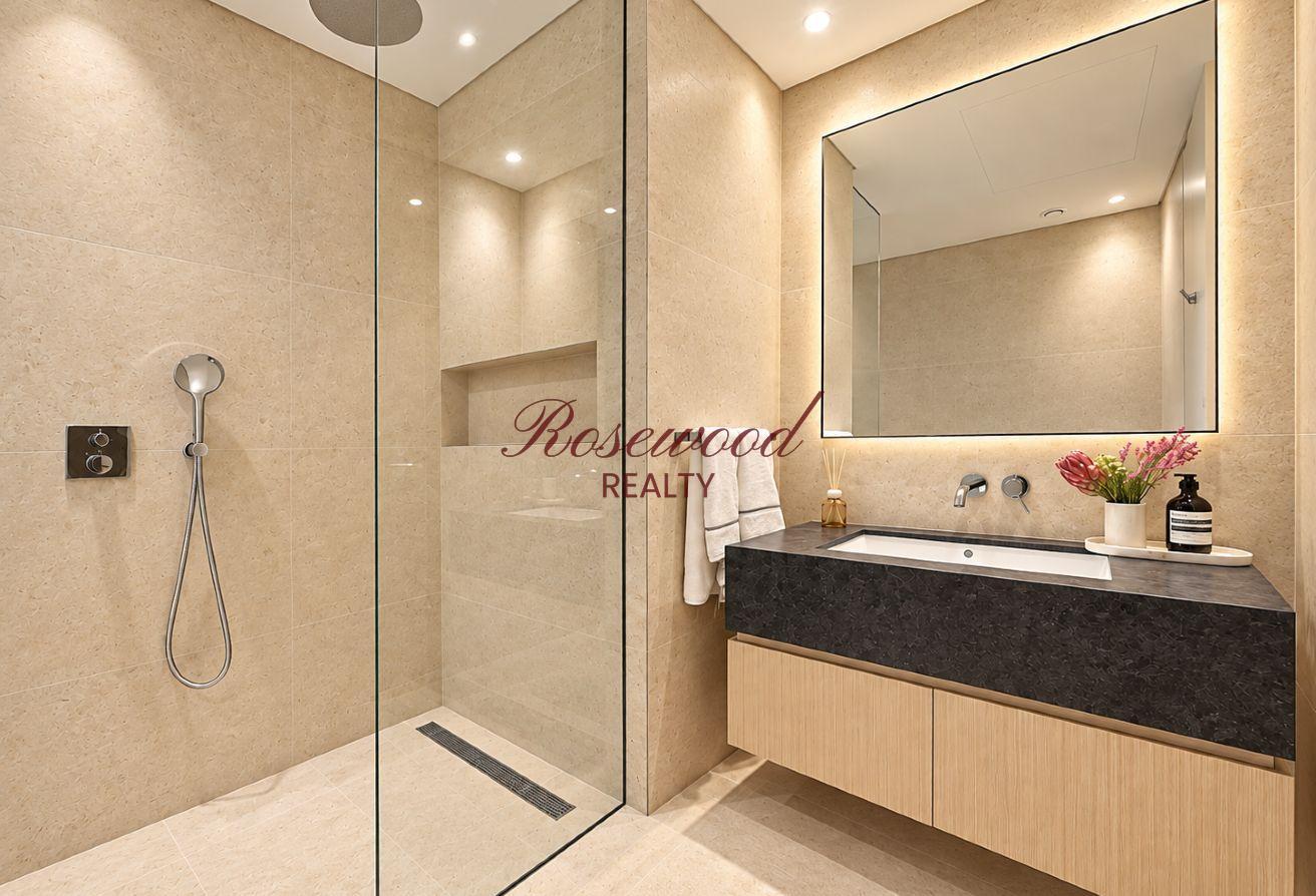 Fully Furnished|Upgraded| Full Canal View photo 29