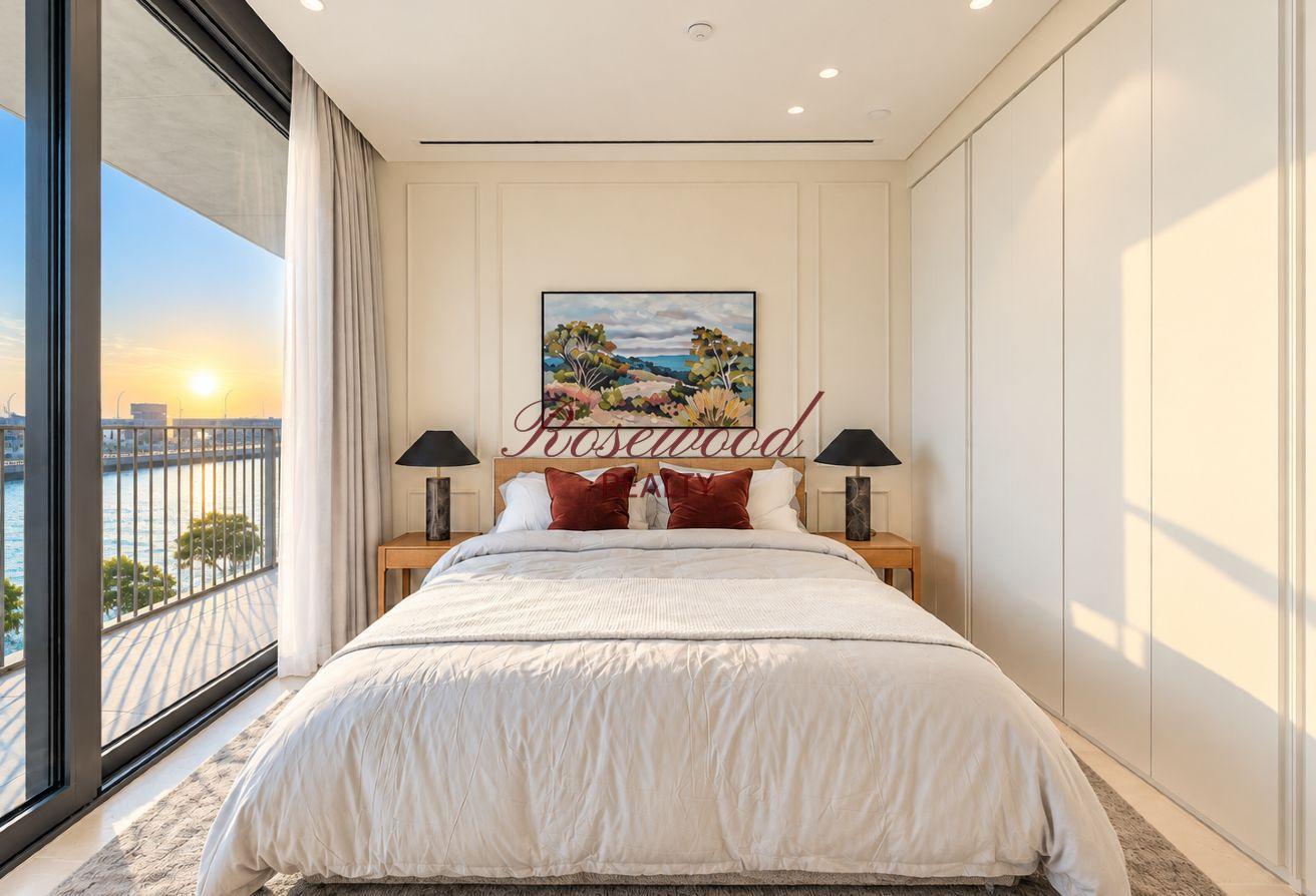 Fully Furnished|Upgraded| Full Canal View photo 9