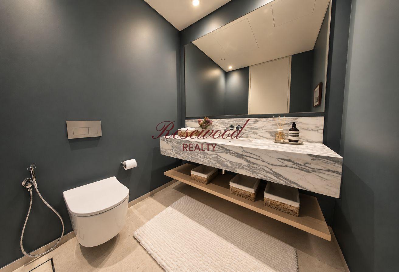 Fully Furnished|Upgraded| Full Canal View photo 20