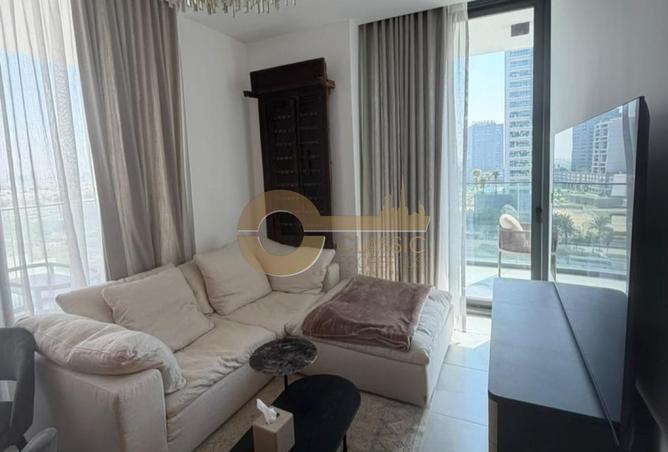 FULLY FURNISHED|CORNER UNIT|POOL VIEW photo 3