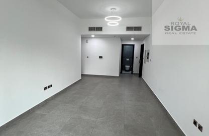 Apartment - 2 - 3 for rent in Iltemas Residence - Jumeirah Garden City - Al Satwa - Dubai