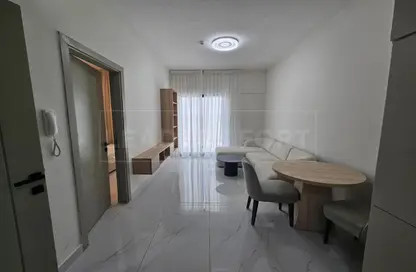 شقة - غرفة نوم - 2 حمامات للايجار في بوابة إكويتي - جبل علي - دبي