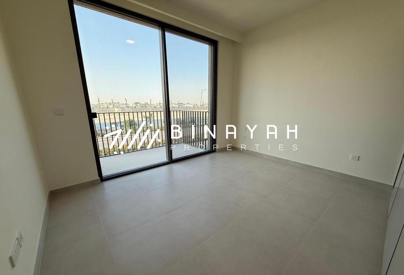 Spacious Studio | Vacant | Balcony photo 8