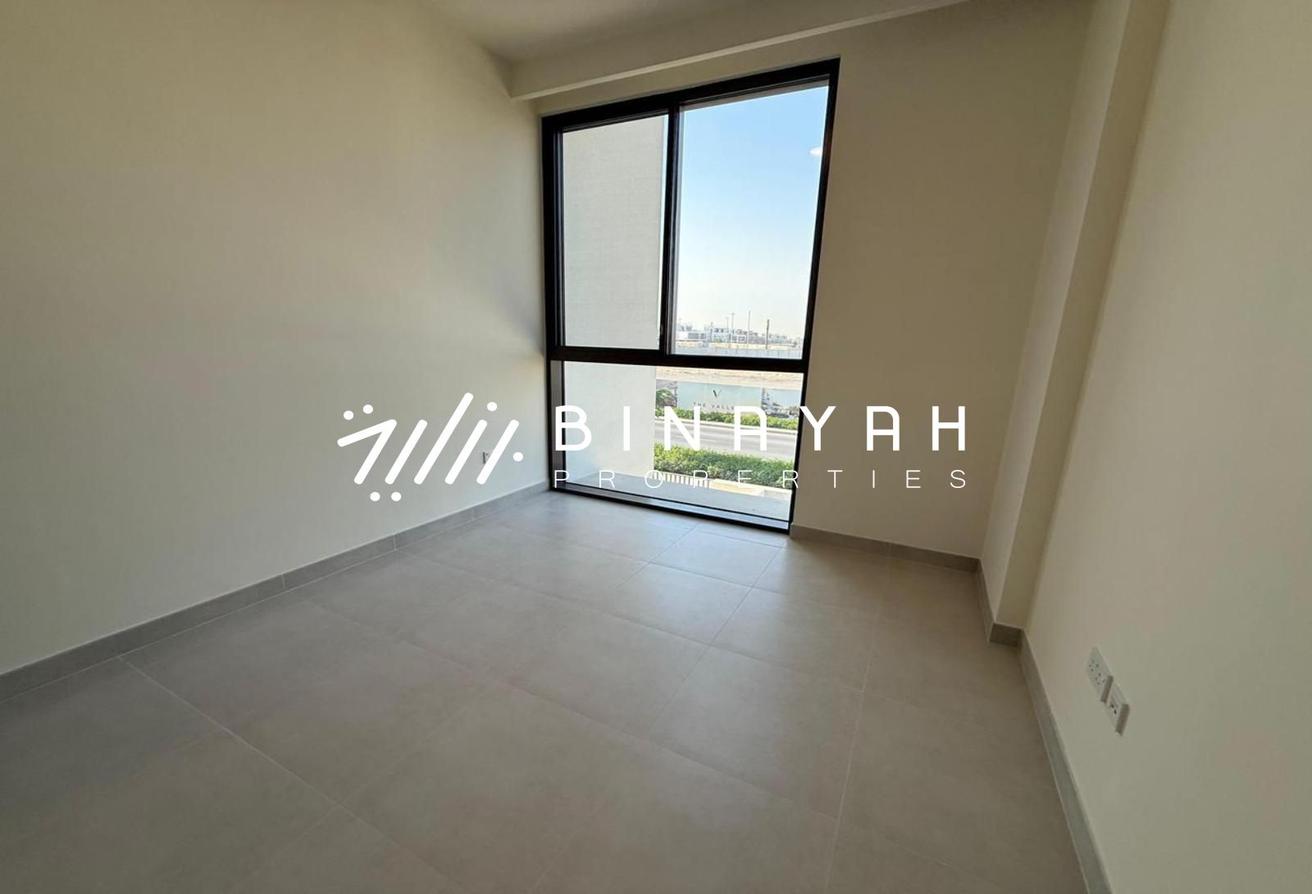 Spacious Studio | Vacant | Balcony photo 12