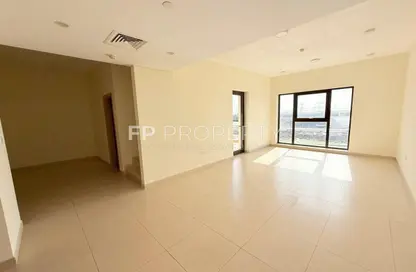 Apartment - 3 Bedrooms - 3 Bathrooms for rent in Souk Al Warsan - International City - Dubai