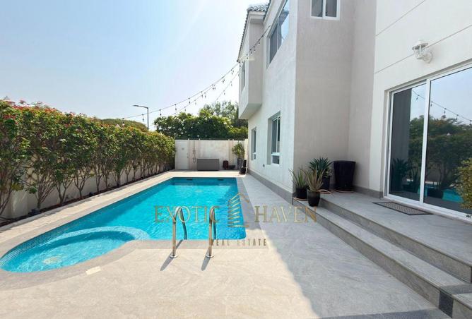 With Pool | Spacious Plot| Well Maintained