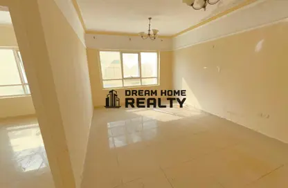 Apartment - 1 Bedroom - 2 Bathrooms for rent in Al Khan - Sharjah