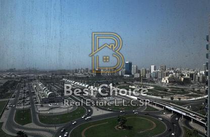 مكتب - استوديو - 1 حمام للايجار في برج البحيرة - المجاز 1 - المجاز - الشارقة