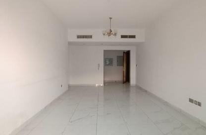 Apartment - 3 - 4 for rent in Al Ferasa Tower - Al Majaz 1 - Al Majaz - Sharjah