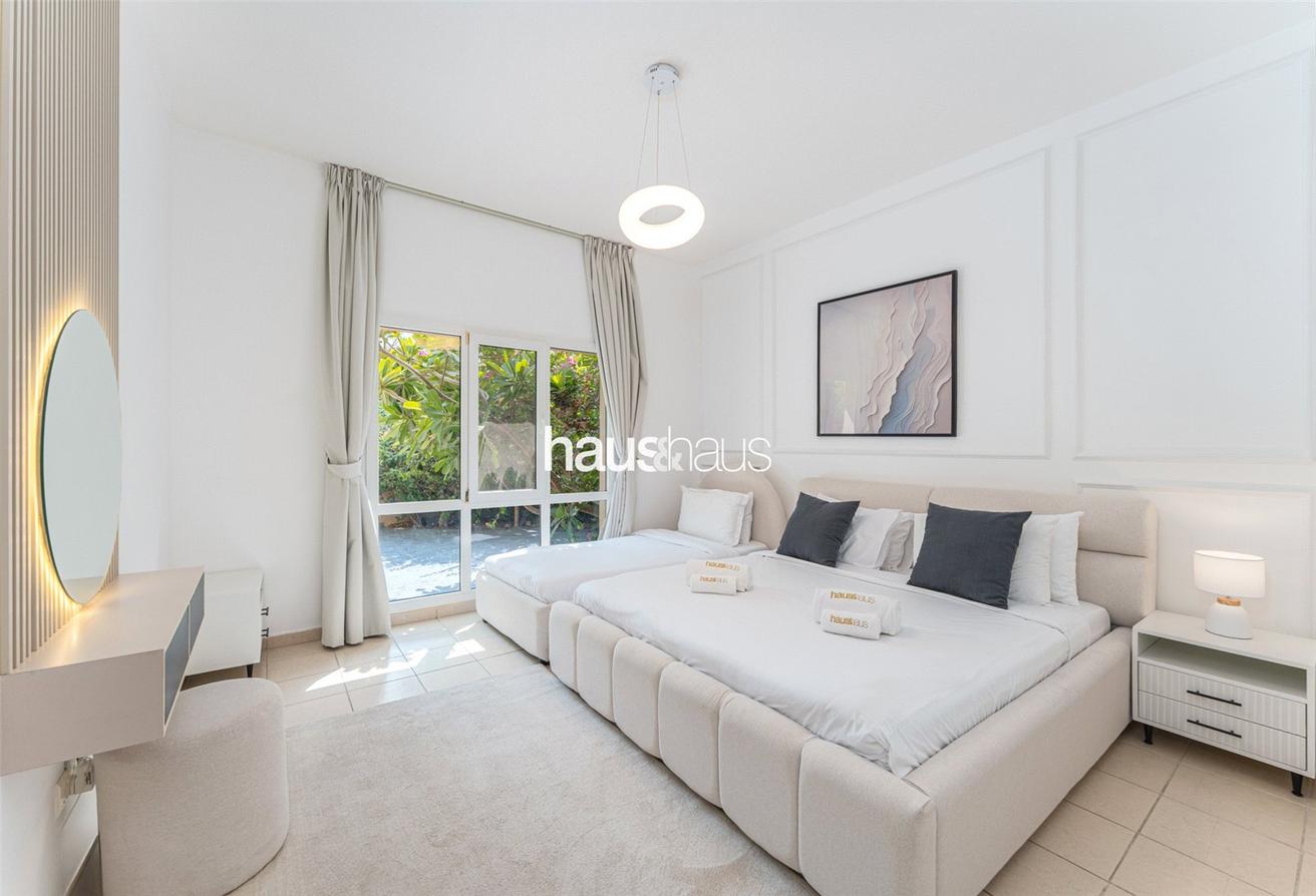 Fully Furnished | Upgraded Kitchen | Lake View photo 14