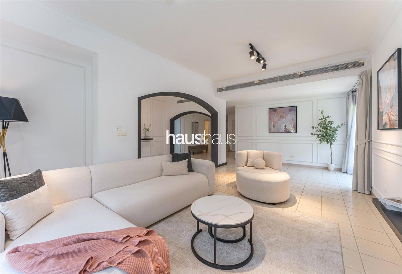 Fully Furnished | Upgraded Kitchen | Lake View photo 6