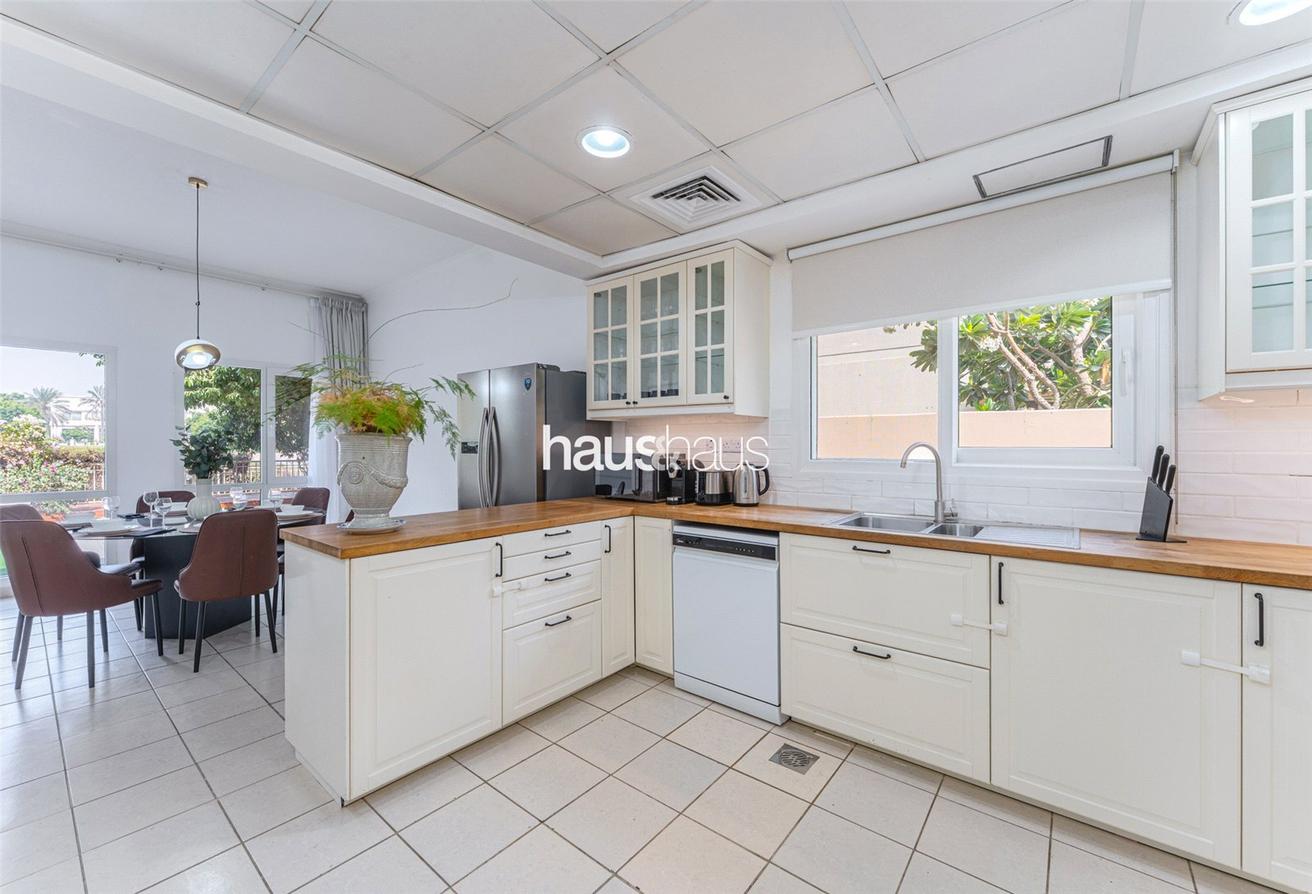 Fully Furnished | Upgraded Kitchen | Lake View photo 8