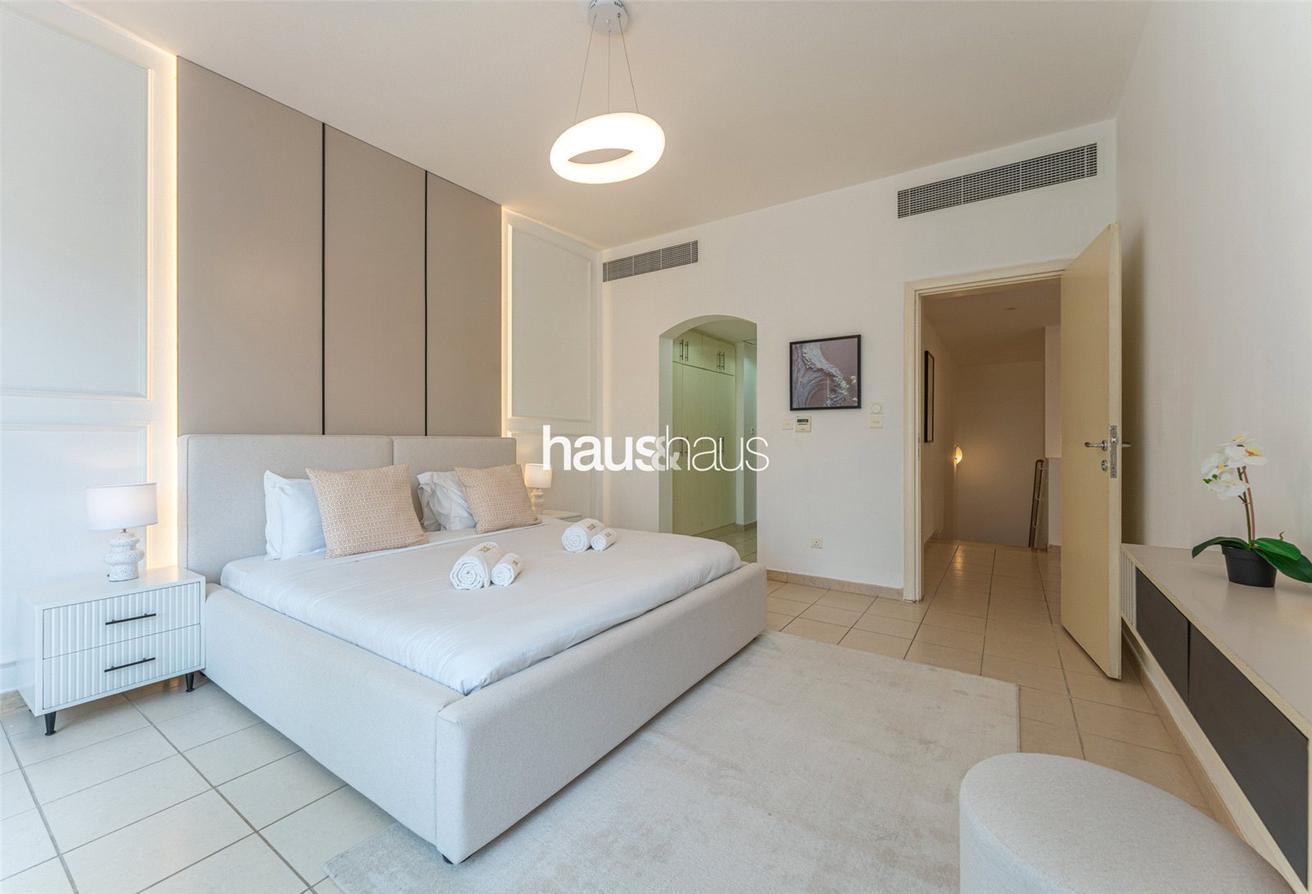Fully Furnished | Upgraded Kitchen | Lake View photo 13