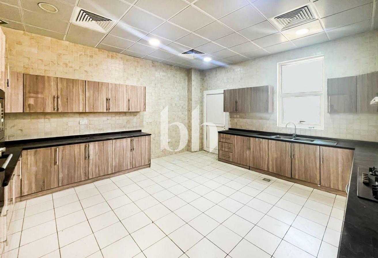 5BR Villa | Maids Room | Unfurnished photo 10