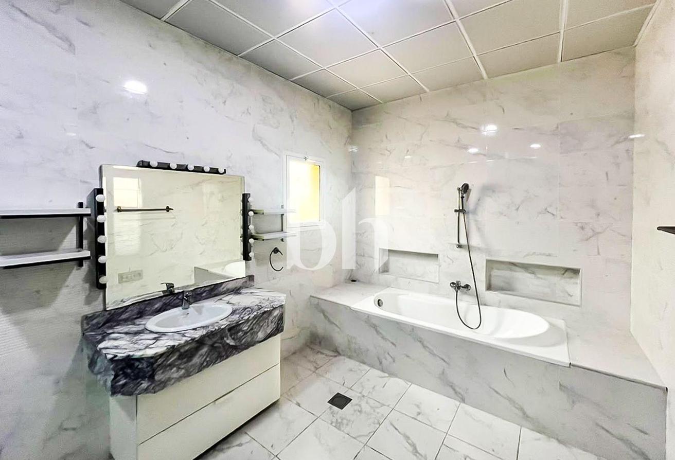 5BR Villa | Maids Room | Unfurnished photo 19