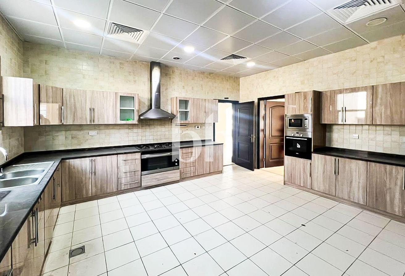 5BR Villa | Maids Room | Unfurnished photo 11