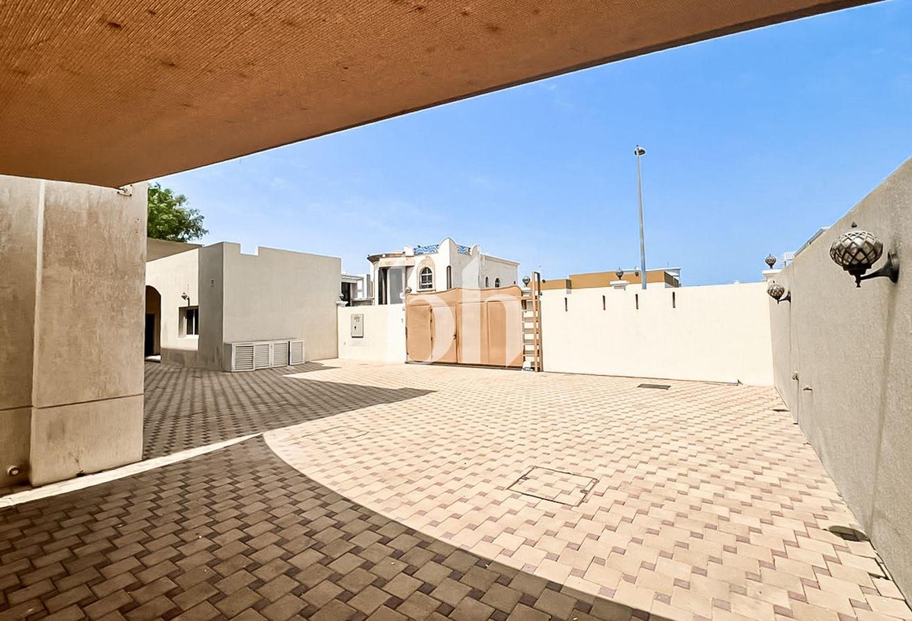 5BR Villa | Maids Room | Unfurnished photo 7