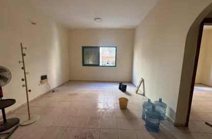 شقة - غرفة نوم - 1 حمام للايجار في بناية البطينة 9 - البطينة - الشارقة