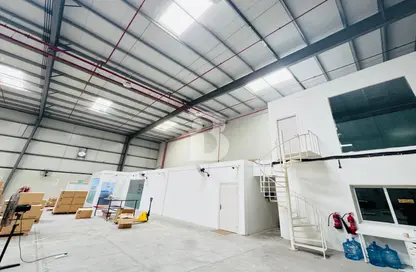 Warehouse - Studio for rent in Dubai Investment Park (DIP) - Dubai