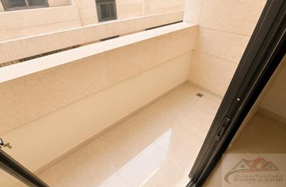 Apartment - 2 - 3 for rent in Muwaileh 29 Building - Muwaileh - Sharjah