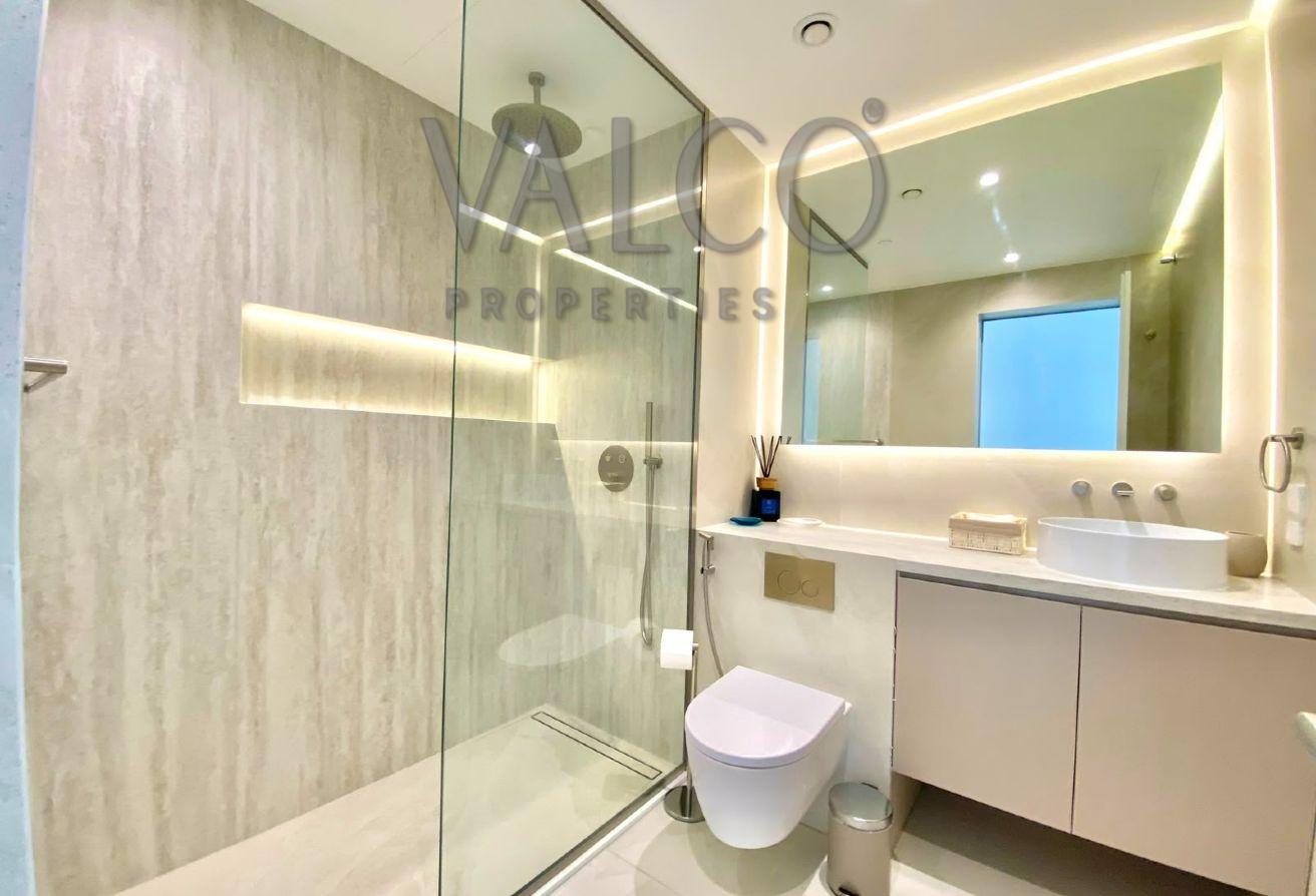 Vacant & Newly Fully Upgraded | Premium Design photo 16