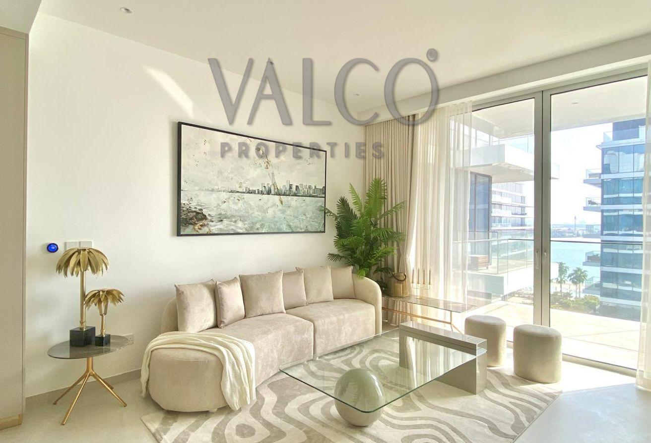 Vacant & Newly Fully Upgraded | Premium Design photo 8