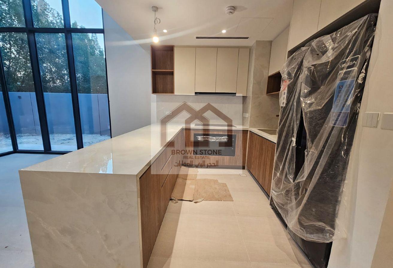 Brand New | 4 BHK+Maid | Single Row | Prime Area photo 7