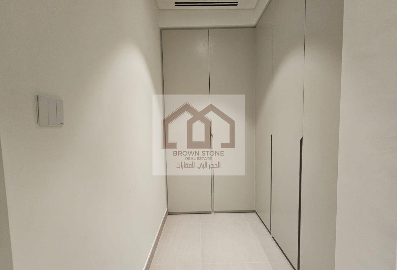 Brand New | 4 BHK+Maid | Single Row | Prime Area photo 8